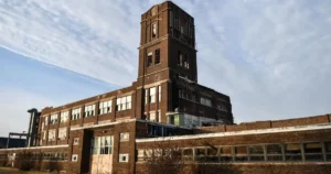 Servus factory outside